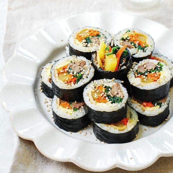 Cách làm cơm cuôn Hàn Quốc thatlangon