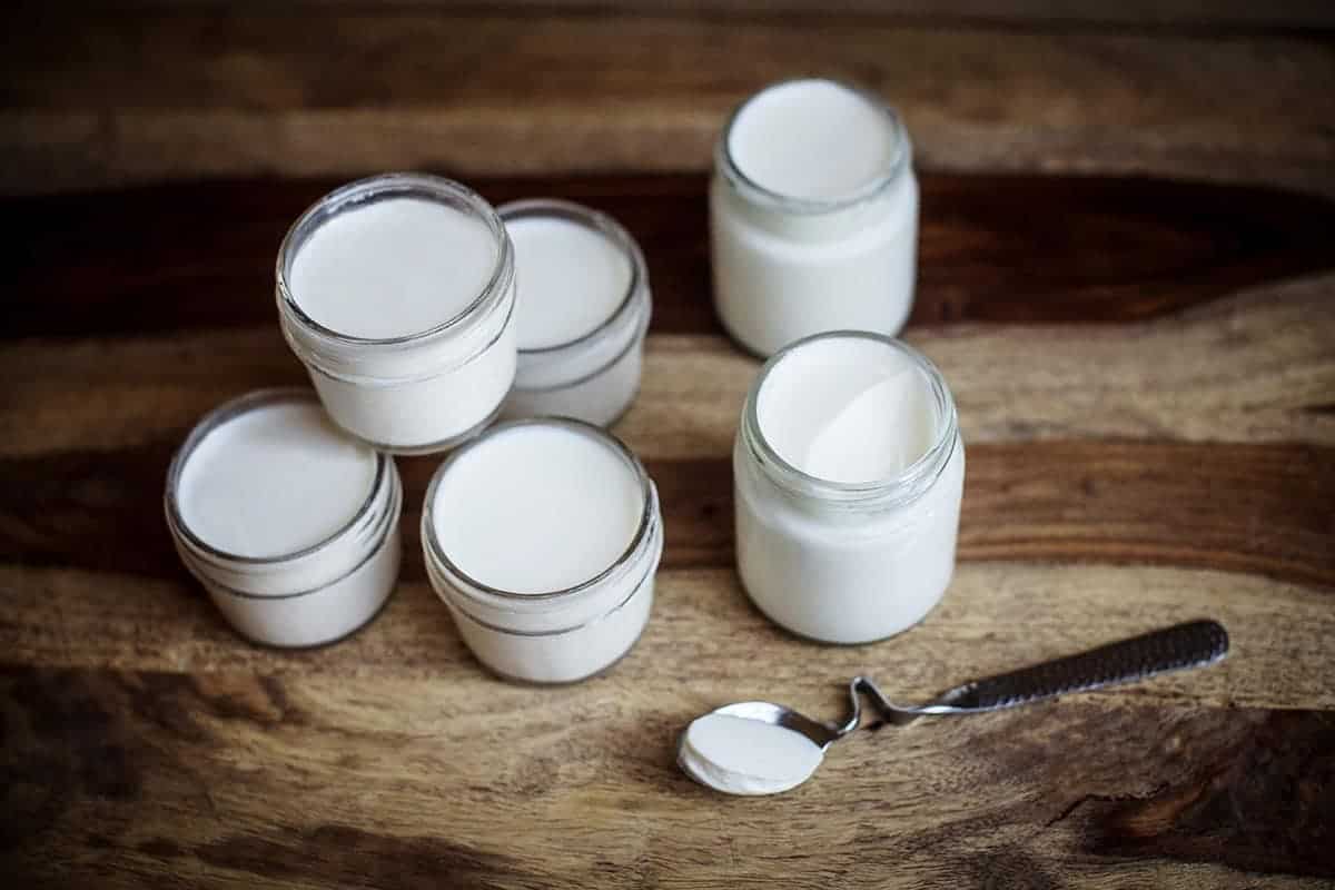 Cách Làm Sữa Chua Từ Sữa Đặc Siêu Dễ & Tiện Lợi 2022