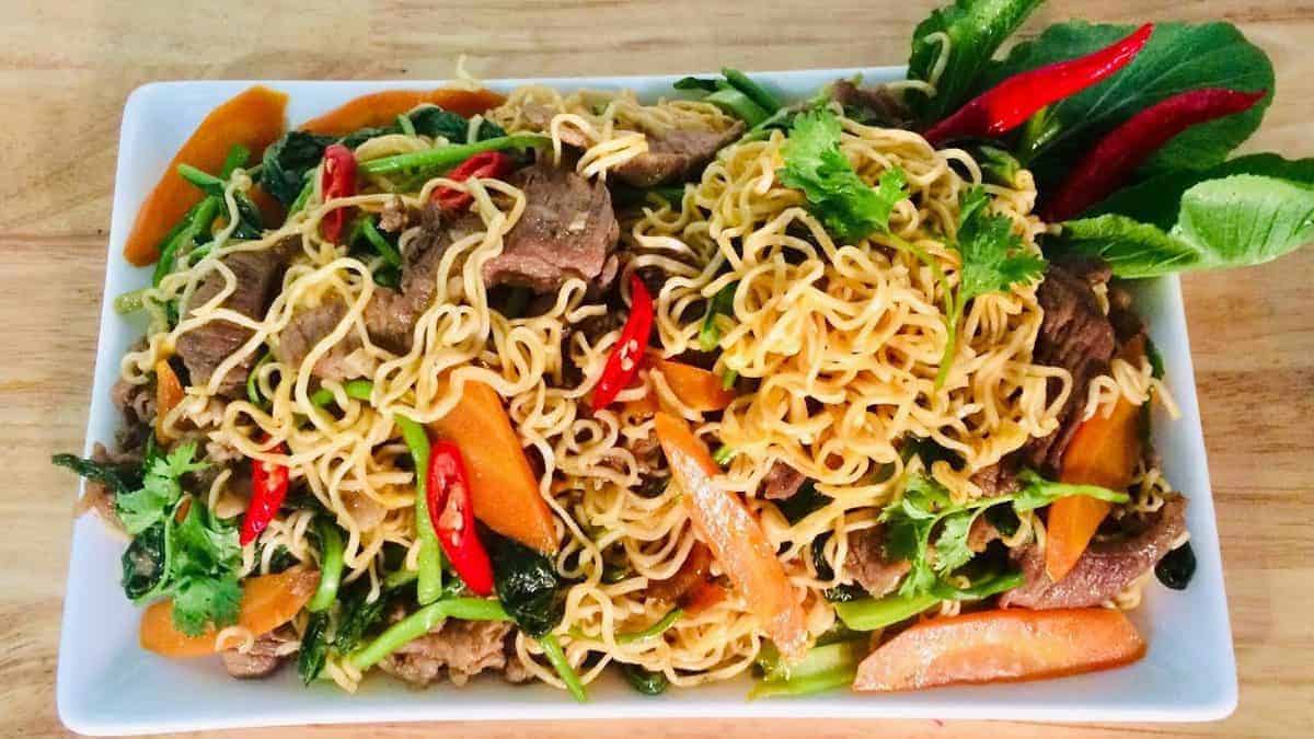 Cách Làm Mì Xào Bò 🍜🥩 Ngon & Chuẩn Nhất 2023