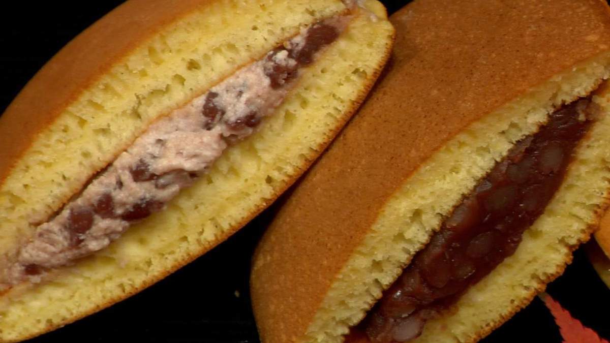 Serve the dorayaki on the plate.