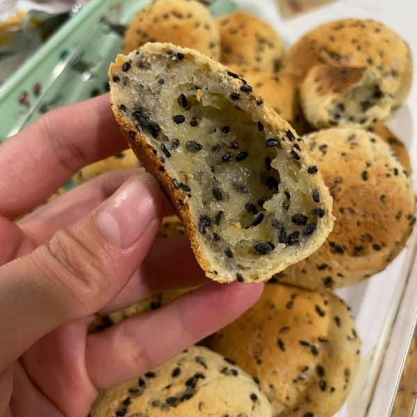 banh mi me den 6