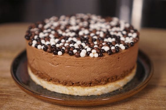 “Học lỏm” bí quyết thực hiện Bánh mousse Chocolate đắng mịn đồ sộ ngọt chan chứa hấp dẫn